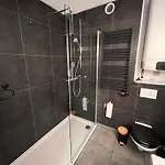 Mani * أوستيند
